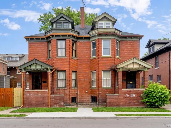 7950 E Lafayette St, Detroit, MI 48214