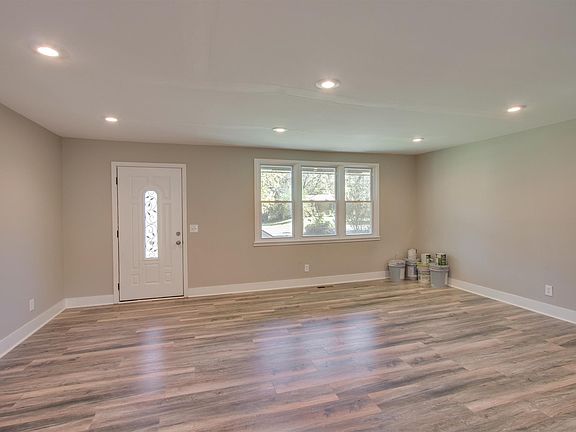 4th image of 198 Paradise Dr