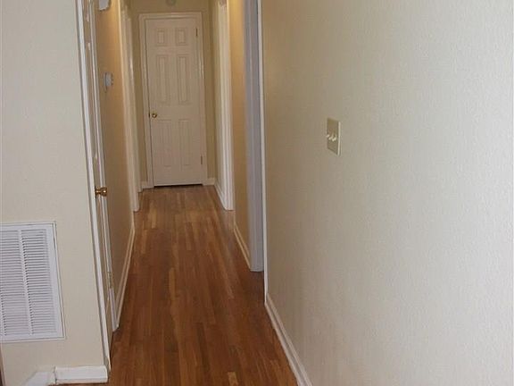 5th image of 1600 Morningside Ct NW