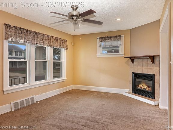 4th image of 8335 Harding Ave