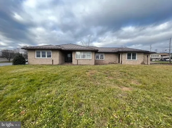 15 Kingsley Ave, Danville, PA 17821