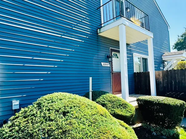 23519 N Rockledge #1, Novi, MI 48375