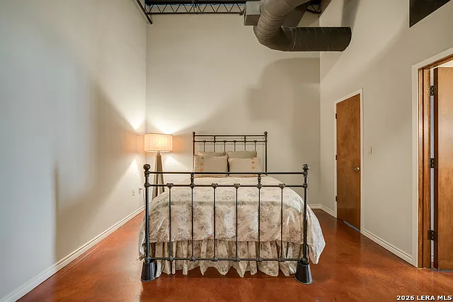 214 Travis #301 — Photo 21