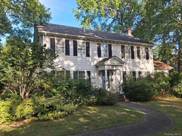 109 Handsome Avenue, Sayville, NY 11782