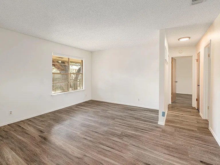 509 Cedar Dr #206 — Photo 3