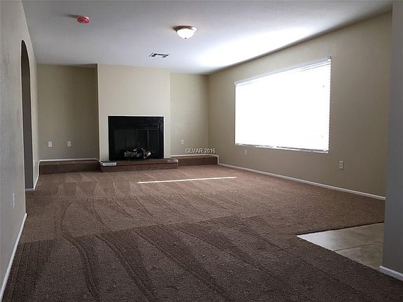 3rd image of 1900 Poplar Ave