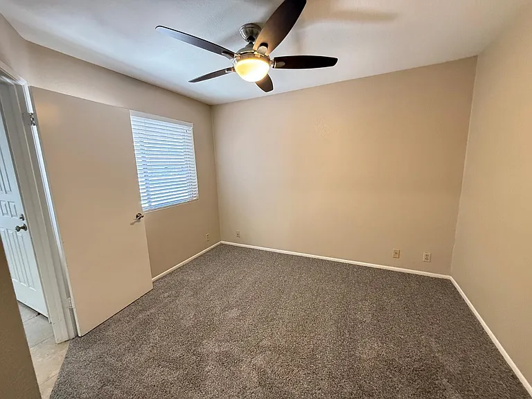 312 W Yukon Dr #2 — Photo 11
