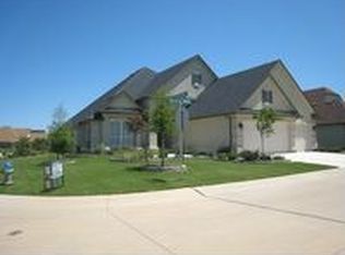 9601 Freeport Dr, Denton, TX 76207