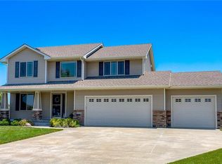 1349 90th St, West Des Moines, IA 50266