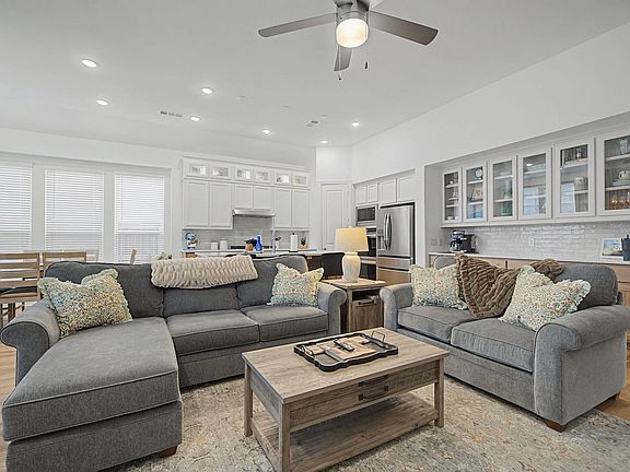 5th image of 1228 Emilia Rd