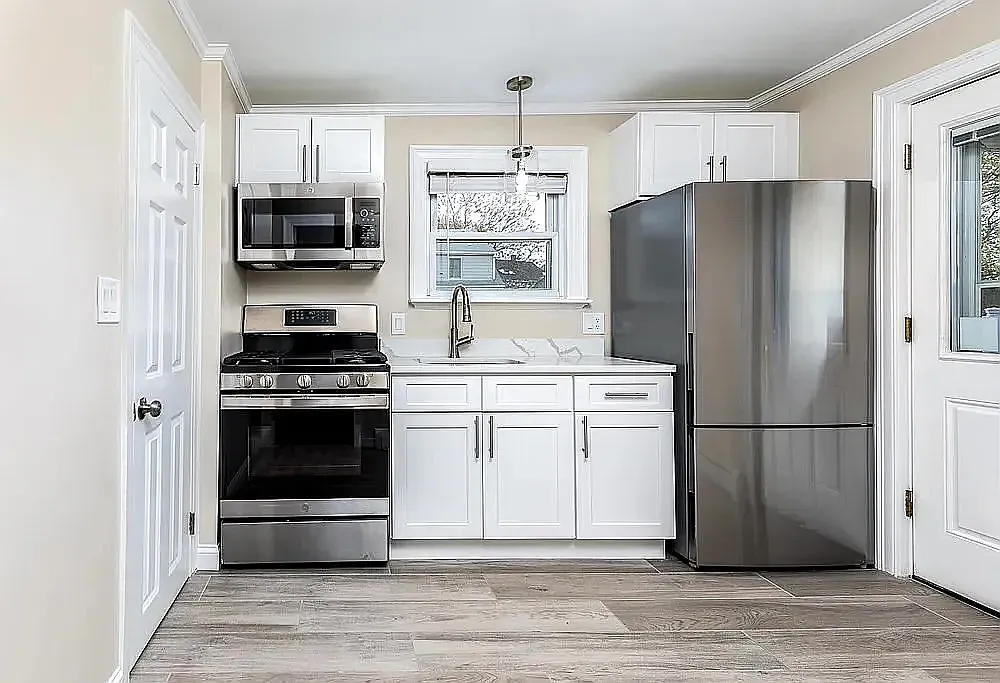 1 bed, 650 sqft, $2,200 — Photo 3