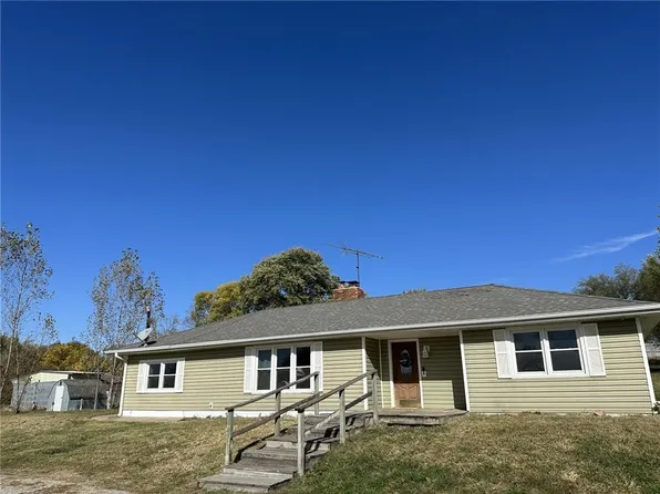 101 N 3rd St, Clarksdale, MO 64430