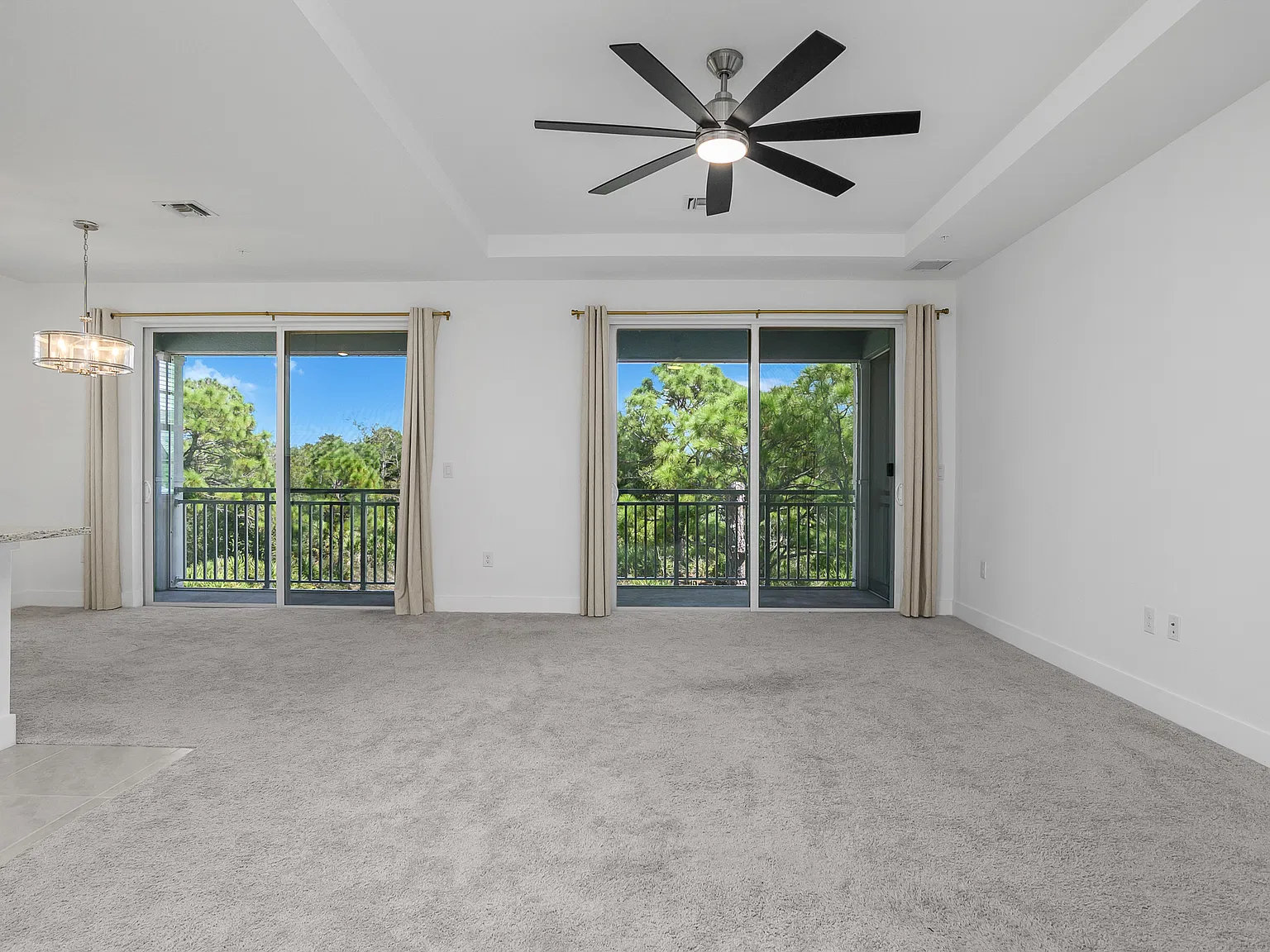 3 bed, 2027 sqft, $5,700 — Photo 3