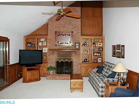 5th image of 839 Waterton Dr