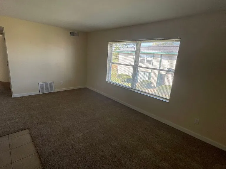 Abbott Acres Apartments — Photo 14