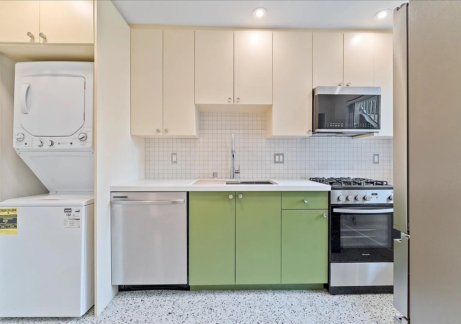 6615 Franklin Ave. — Photo 1