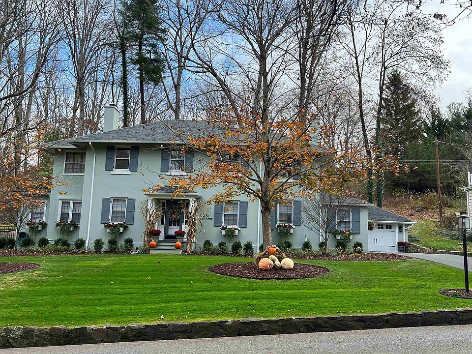 1st image of 93 Park Ln