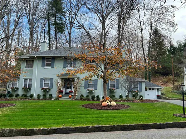 93 Park Ln, Hot Springs, VA 24445