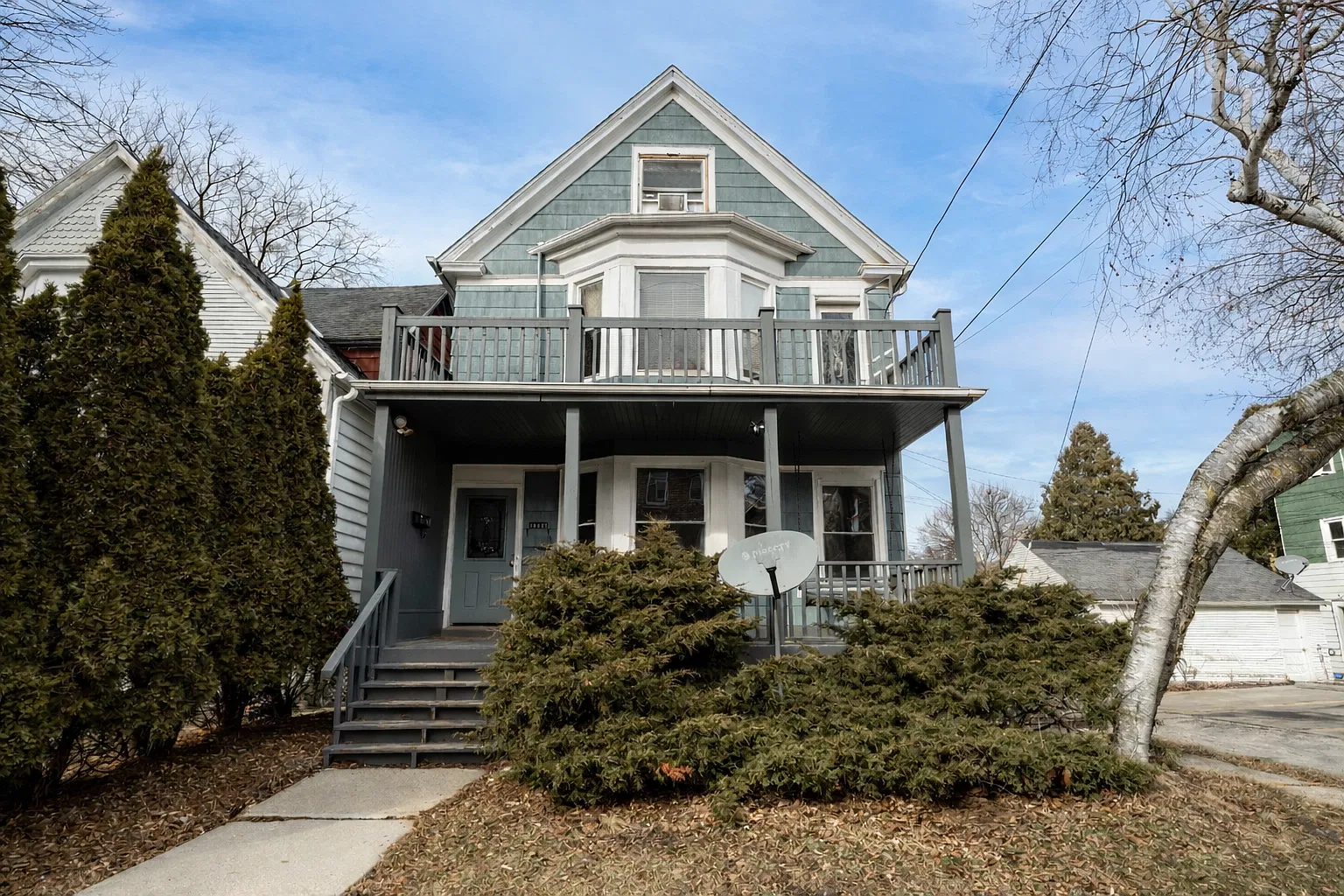 3 bed, 1600 sqft, $1,700 — Photo 1