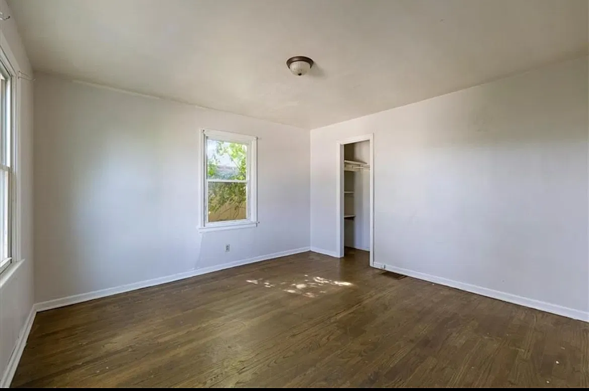 2 bed, 840 sqft, $1,600 — Photo 2