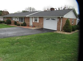 251 Cloverfield Ln, Lewisburg, WV 24901