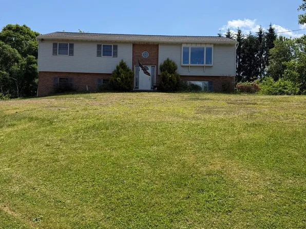 37 Beavens Rd, Sinking Spring, PA 19608