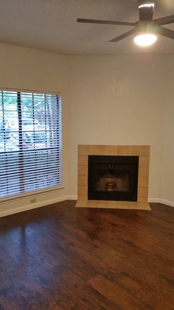 Building Photo - 3207 Grooms St #2
