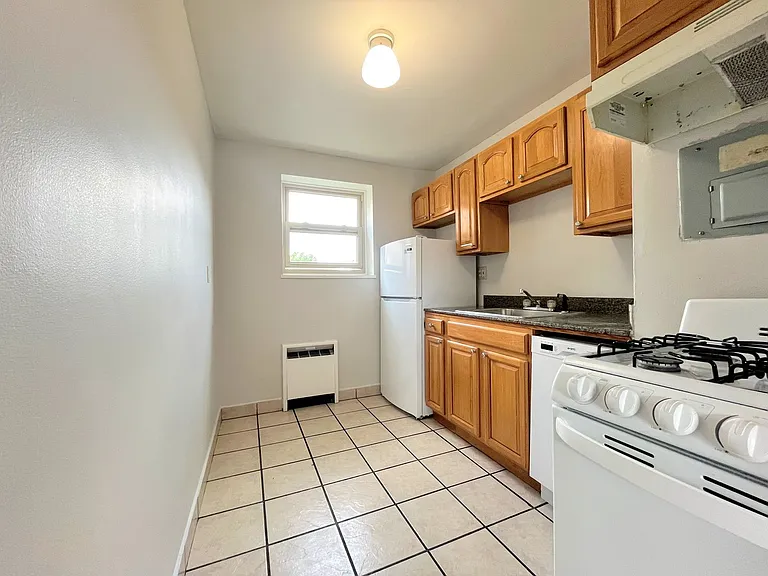 2022 Delaware Ave — Photo 3