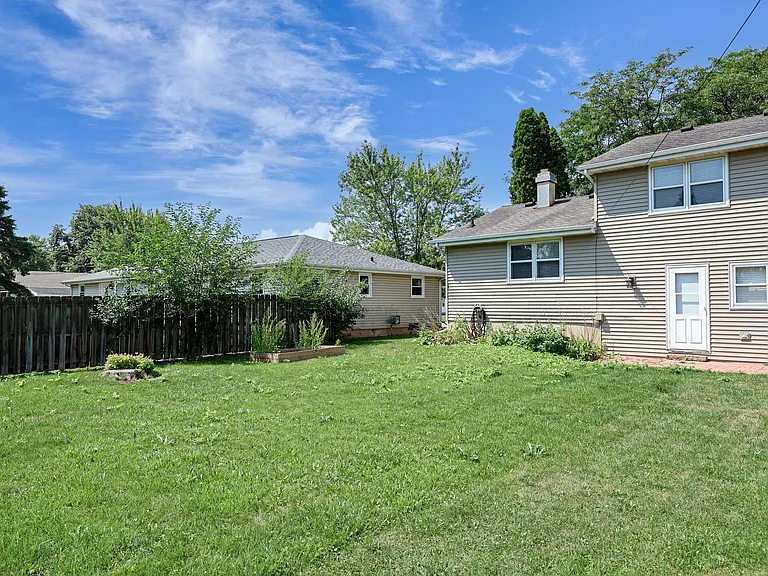 1216 Meadow Ln — Photo 14