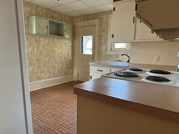 2nd image of 624 Vine St