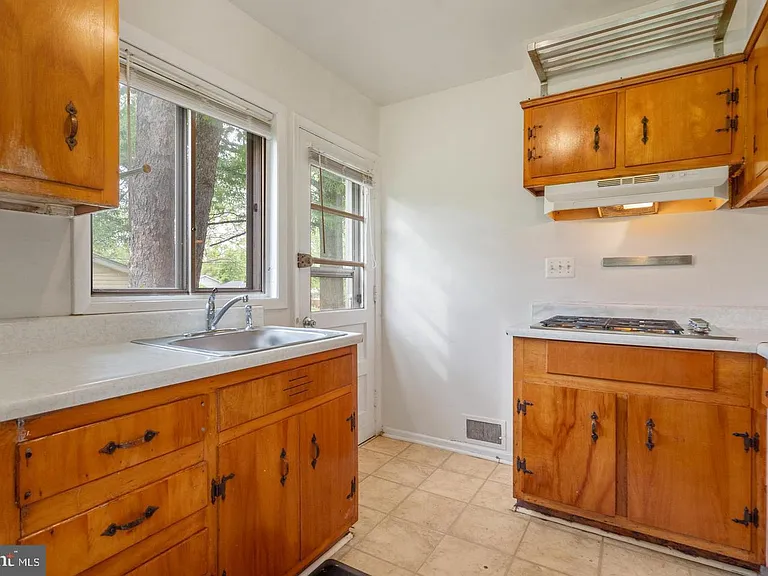 6318 Willowood Ln — Photo 24