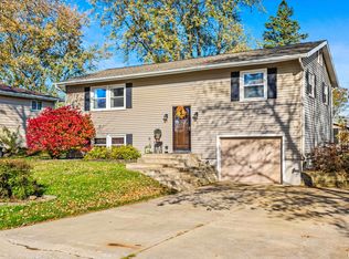 329 S Maplewood Blvd, Dunlap, IL 61525