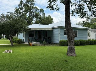 121 Brunswick Ave, Fitzgerald, GA 31750