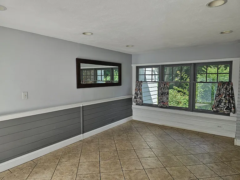 Main Level - Dining room with heated floors