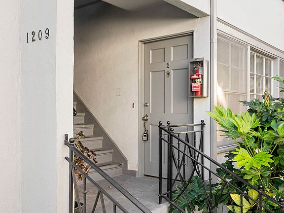 4th image of 1209 S Orange Grove Ave #2