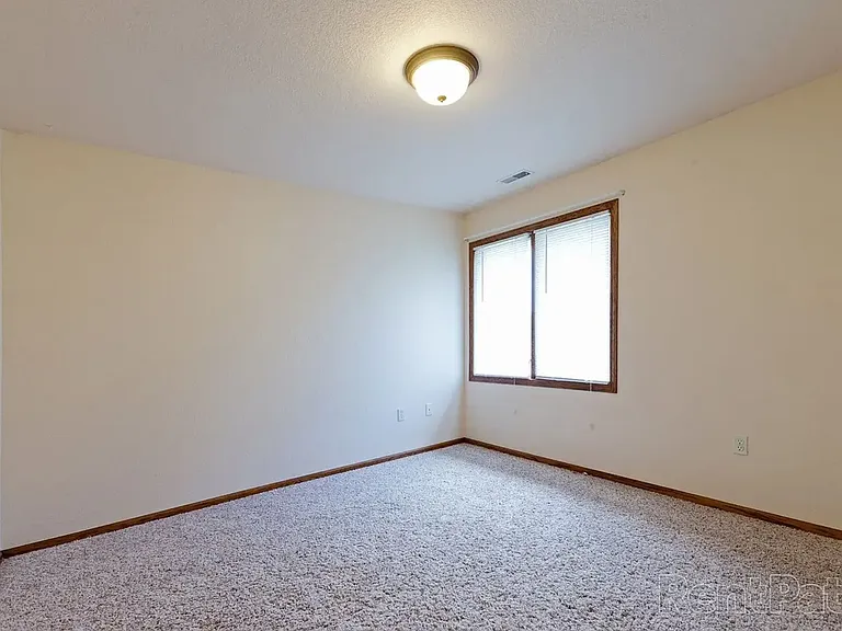 The Pines: Spacious Living in Quaint Ankeny Neighborhood! — Photo 9