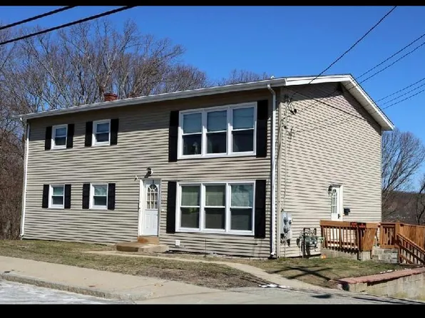 856 Manville Rd, Woonsocket, RI 02895