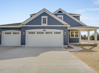 12884 Pine Glen Dr, Grand Haven, MI 49417