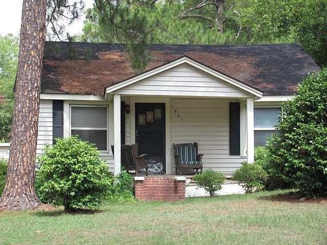 1st image of 1001 10th St SE