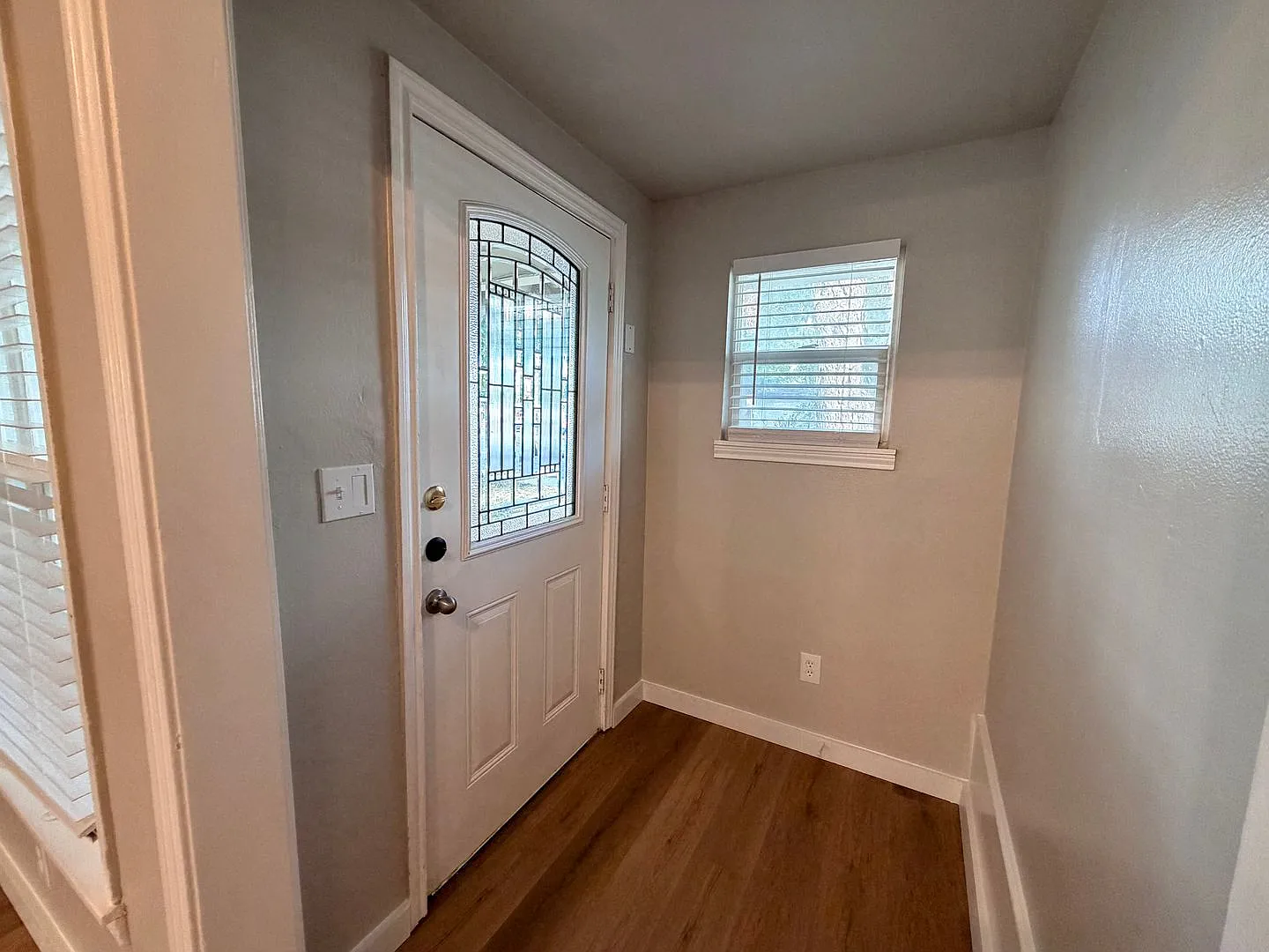 9bed/4bath duplex in North Campus — Photo 2
