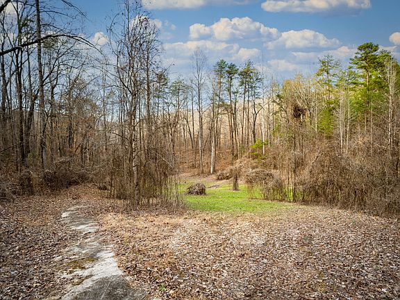 5th image of 304 Gilley Ln