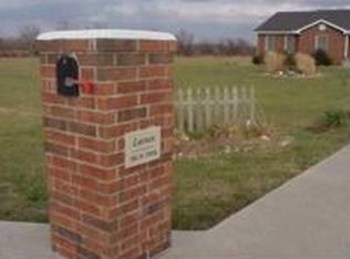 166 N 190th St, Girard, KS 66743