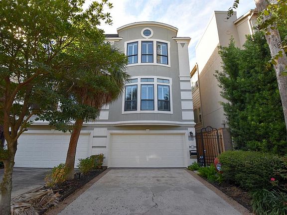 Lovely townhouse in River Oaks area. Close to shopping and restaurants. Great location. Driveway for guest parking.