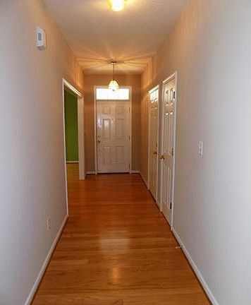 4th image of 4404 Village Garden Cir