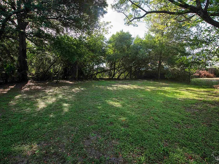723 Lakewood Rd — Photo 24