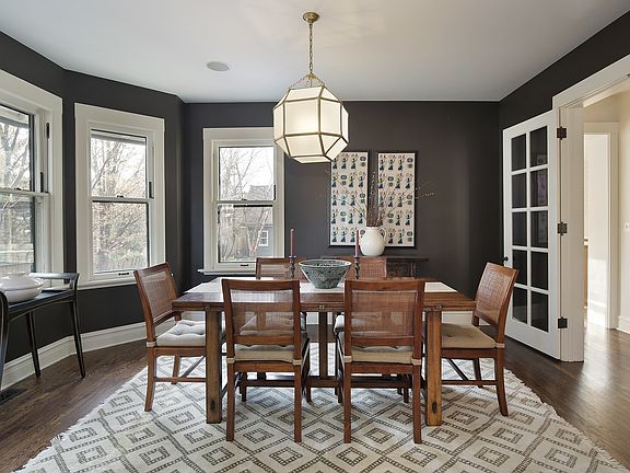 DiningRoom