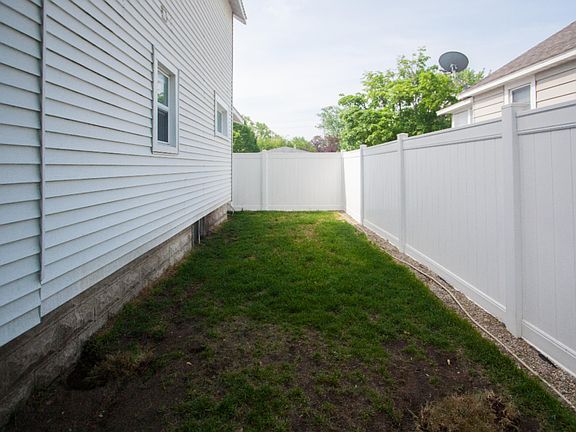 3rd image of 1251 Grant St