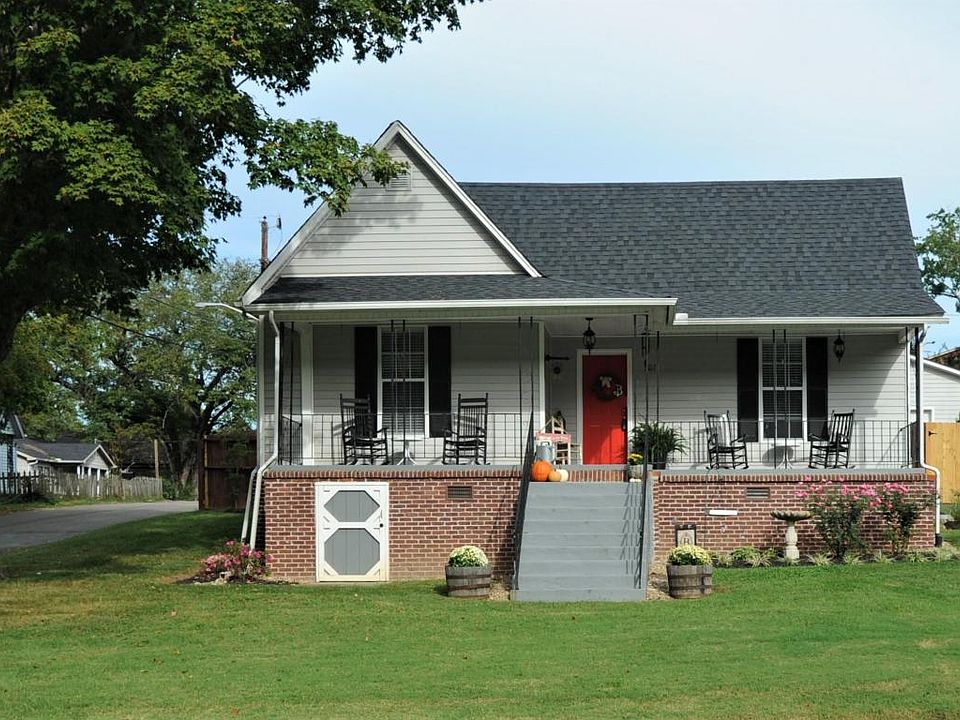 1st image of 501 Forestal Dr
