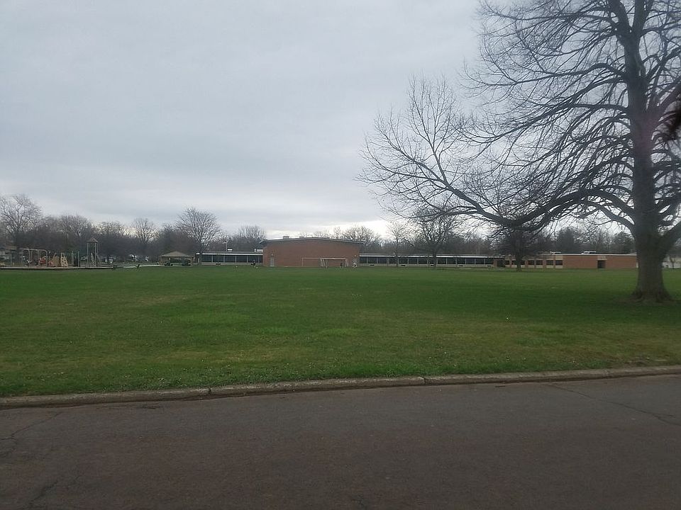 2nd image of 1468 Cambridge Ave