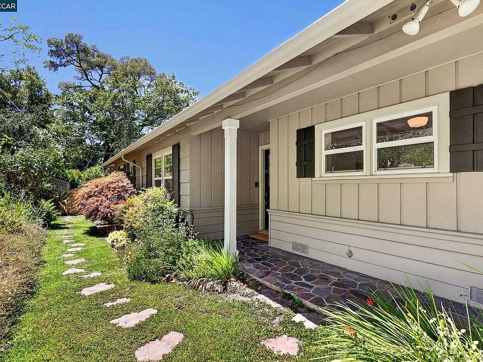 1st image of 229 Manzanita Dr